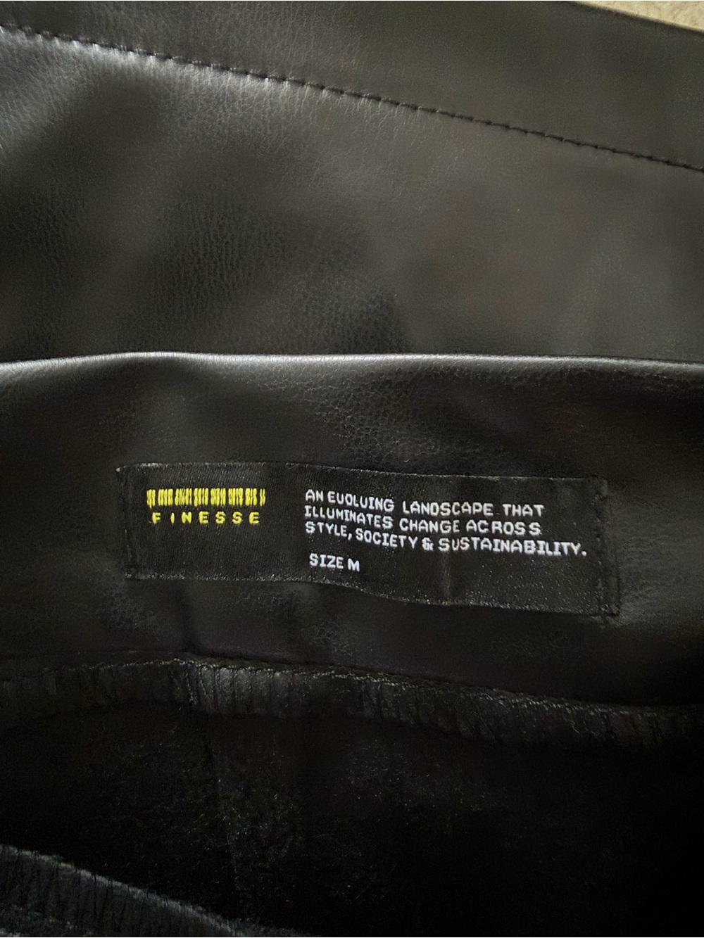 Finesse Black Leather Skirt - Picture 4 of 4